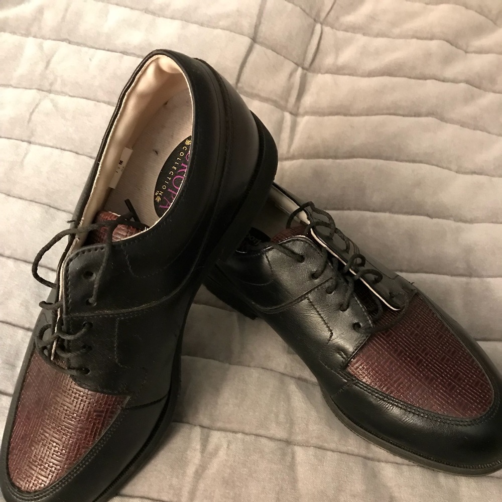 Womens golf shoes